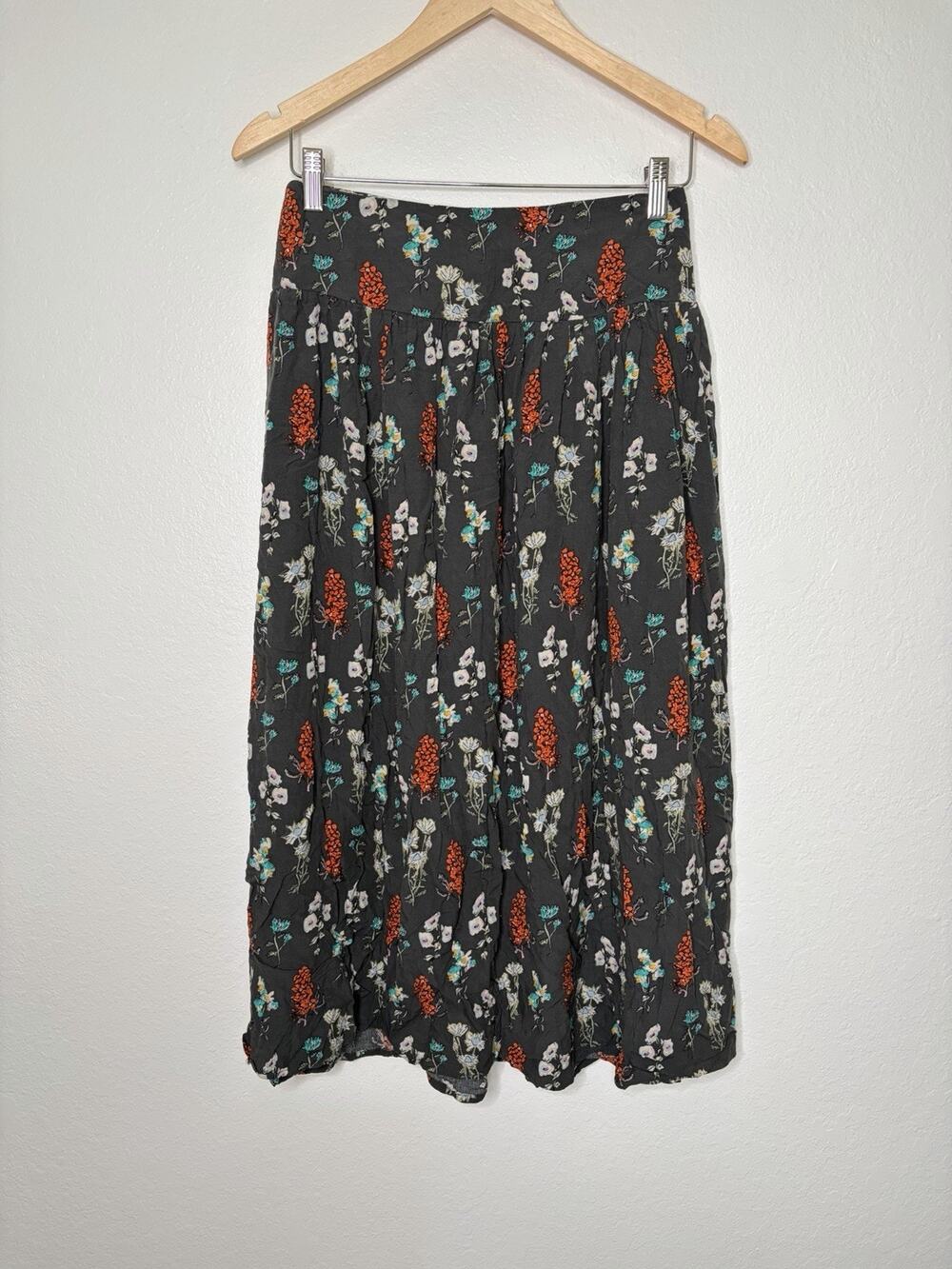 Natural Life Addie Gray Floral Midi Skirt Size Medium Boho Whimsigoth Festival